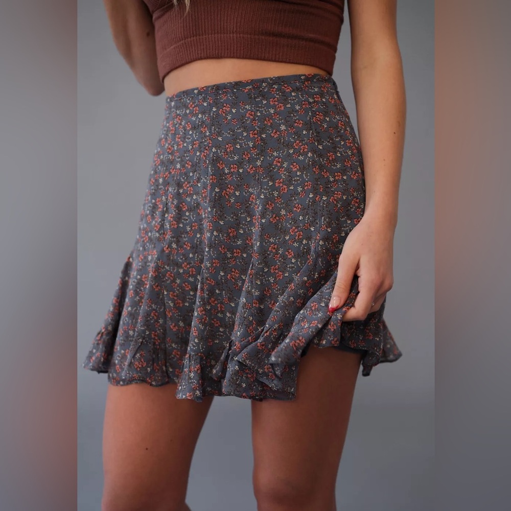 Dress Forum Full Ruffle Mini Skirt in Blue Multicolor Floral Pattern, Medium